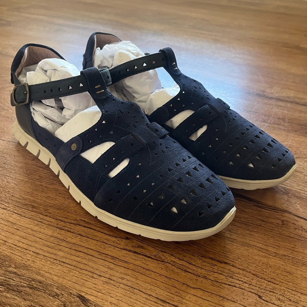 Sundance Navy Thorpe Shoe, Size 7.5